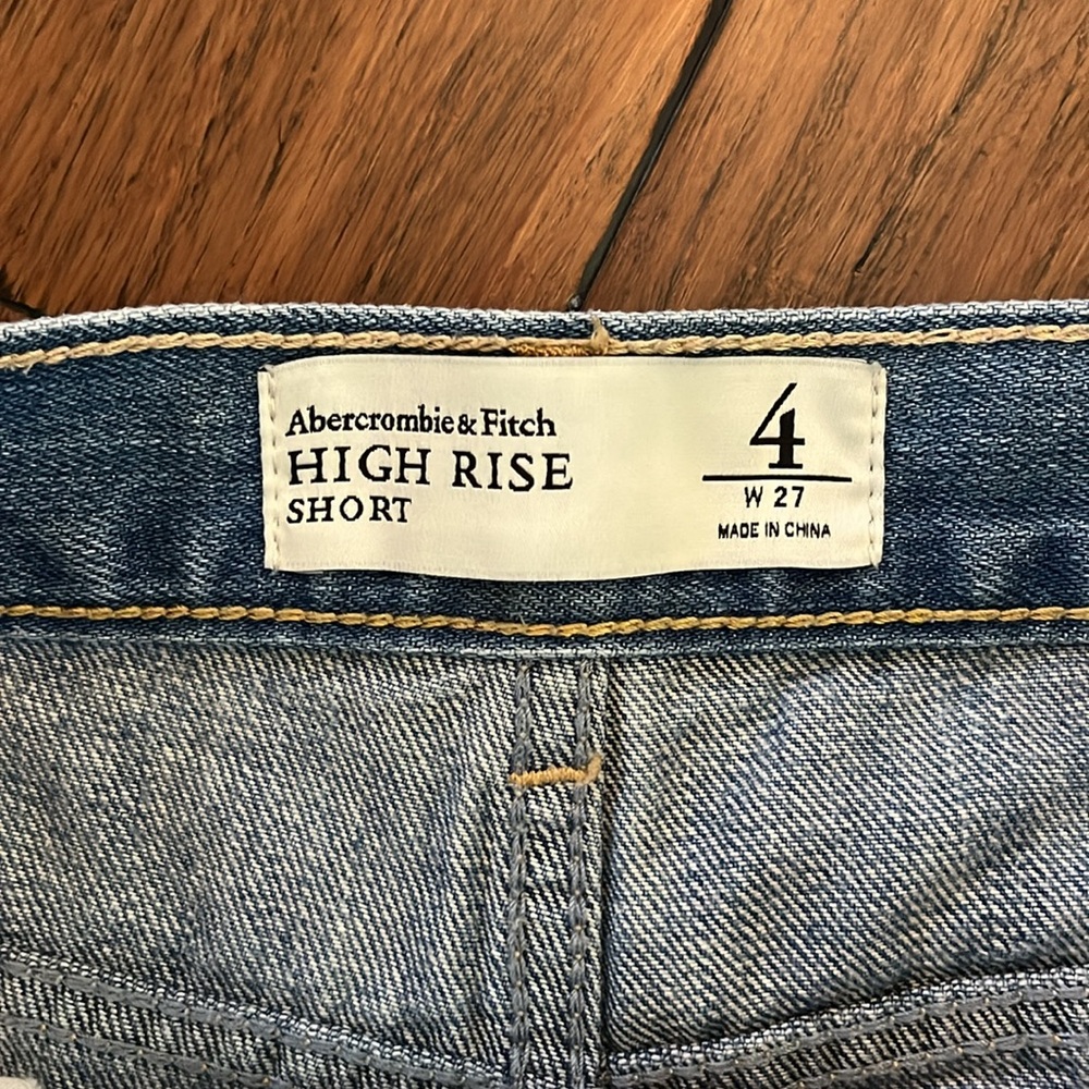 Abercrombie & Fitch Women’s High Rise Cut Off Jean Shorts - Picture 3 of 3